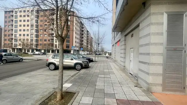Vista exterior de Local en venta en Ponferrada