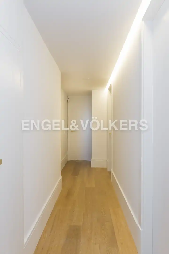 Flat for rent in Madrid  with Air Conditioner, Heating and Storage room