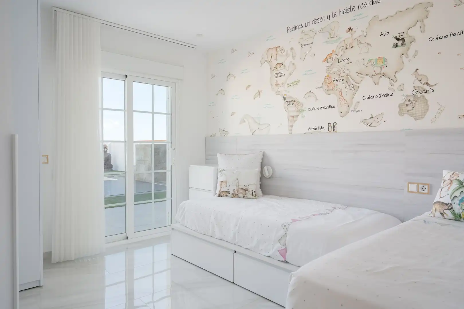 Casa adosada en venta en La Mairena