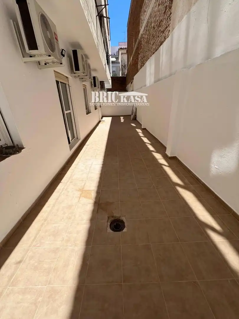 Piso de alquiler en Cáceres con Aire acondicionado, Terraza y Alarma