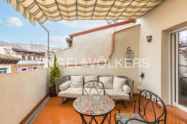 Ático en Alquiler en Cortes - Huertas