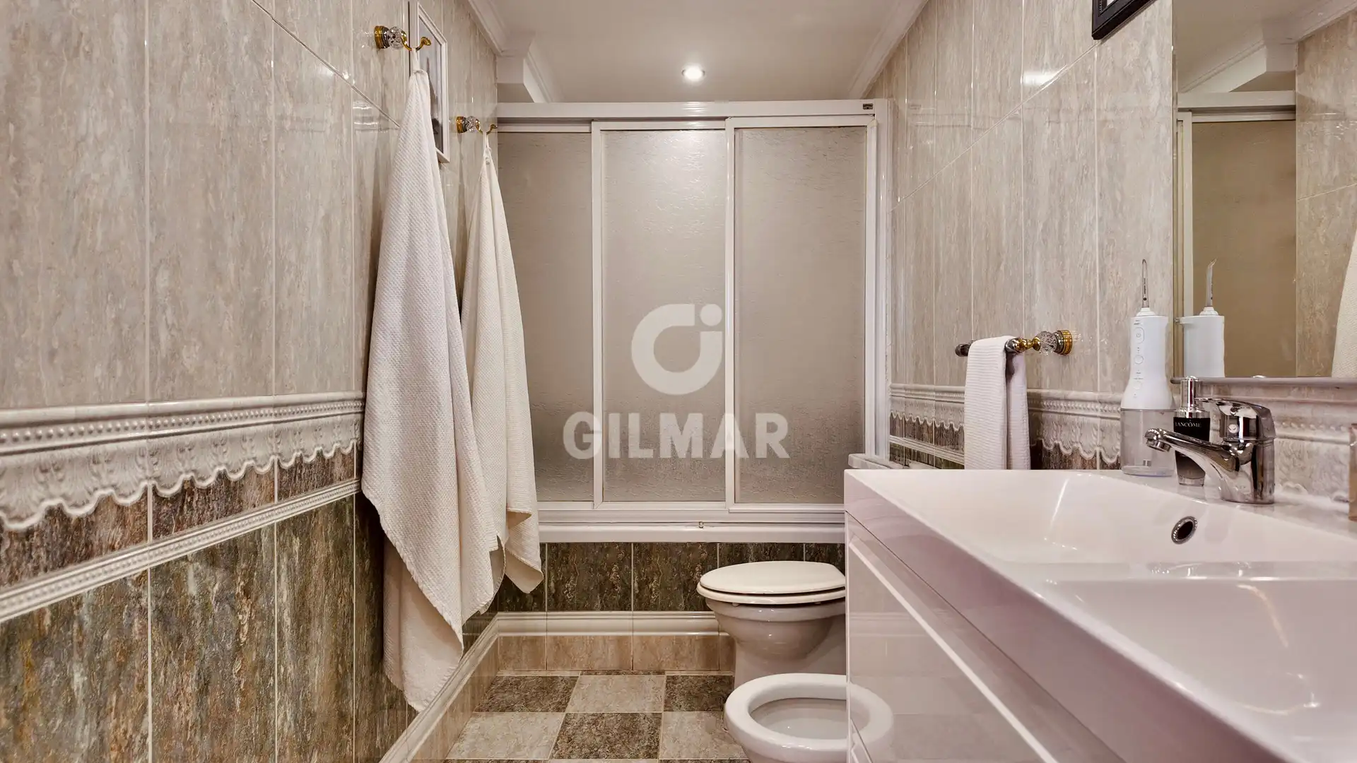 Baño de Ático en venta en Torremolinos con Calefacción, Jardín privado y Trastero