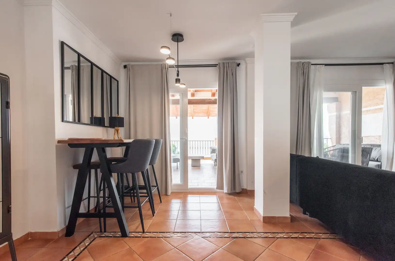 Terrasse von Einfamilien-Reihenhaus zum Verkauf in Altea mit Klimaanlage, Privatgarten und Terrasse