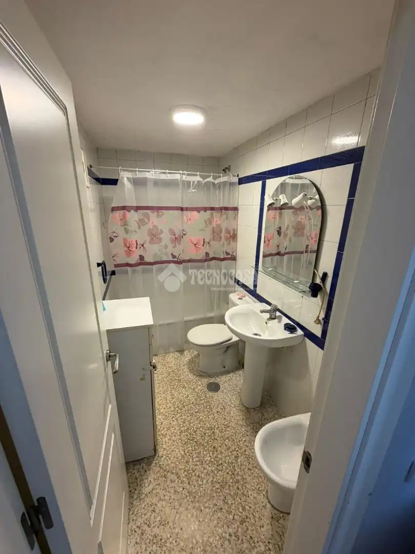Bathroom of Flat for sale in Sevilla