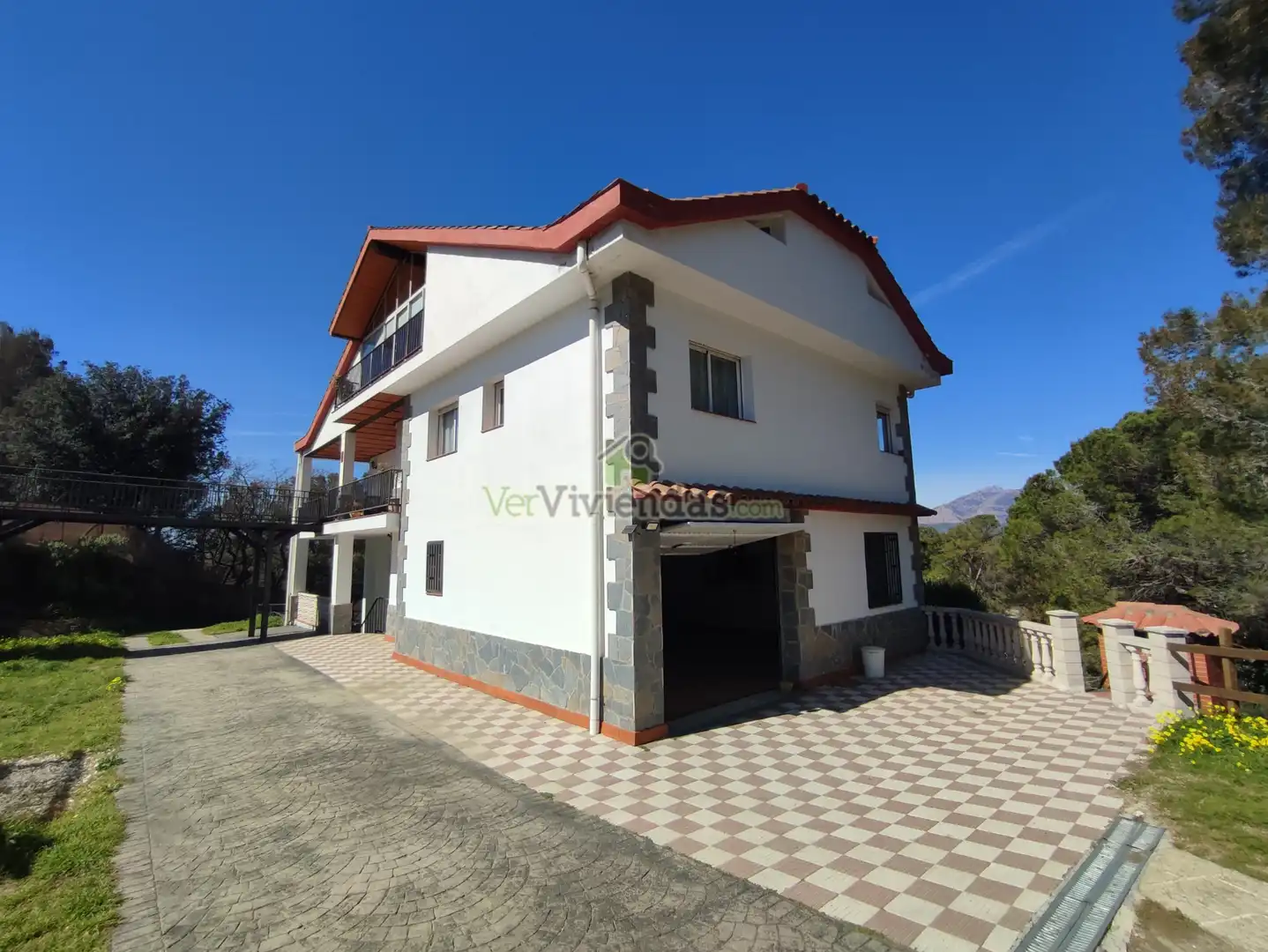 Vista exterior de Casa o xalet en venda en Abrera amb Aire condicionat, Calefacció i Jardí privat