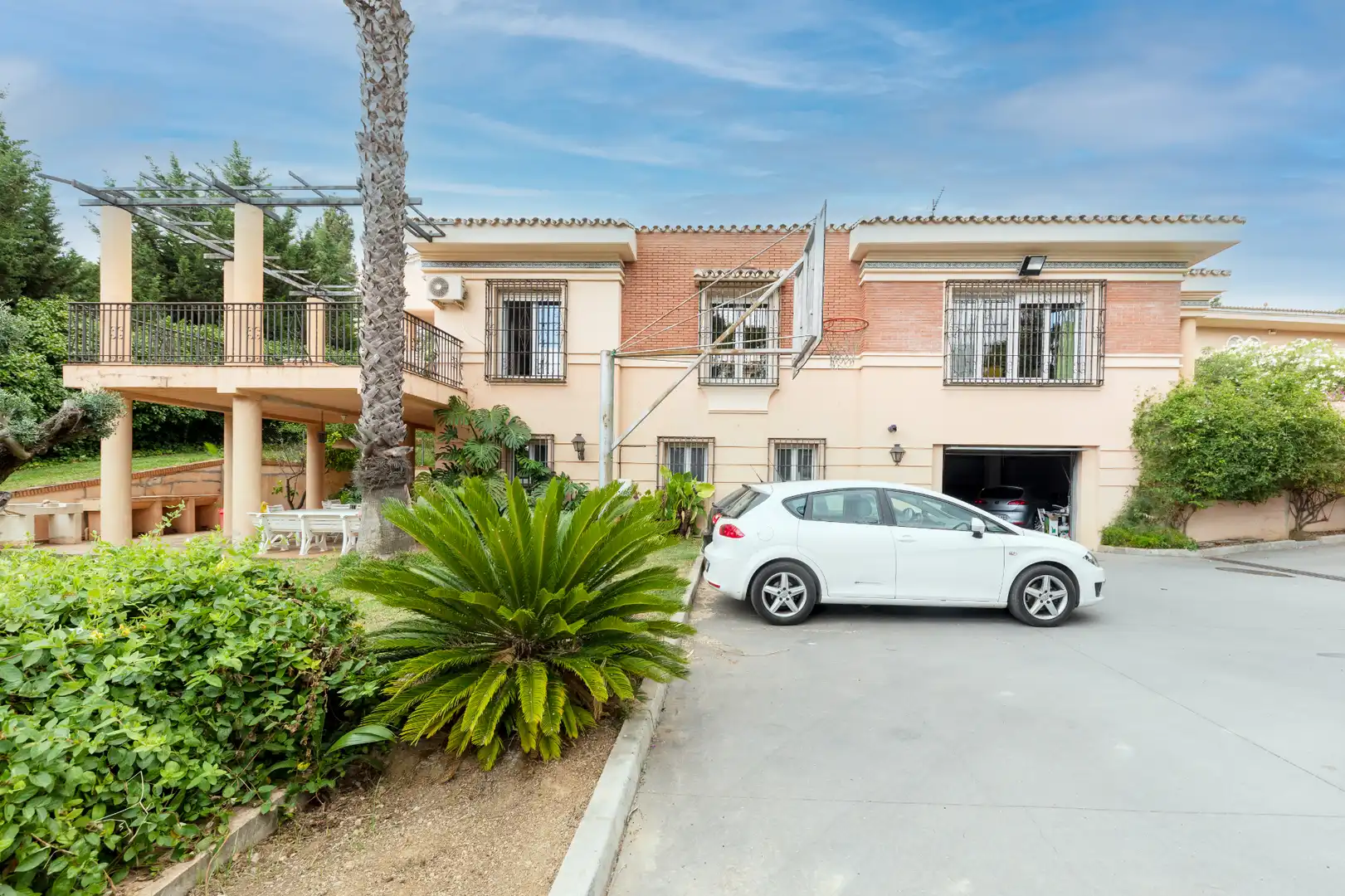 Vista exterior de Casa o chalet en venta en Málaga con Aire acondicionado, Calefacción y Jardín privado