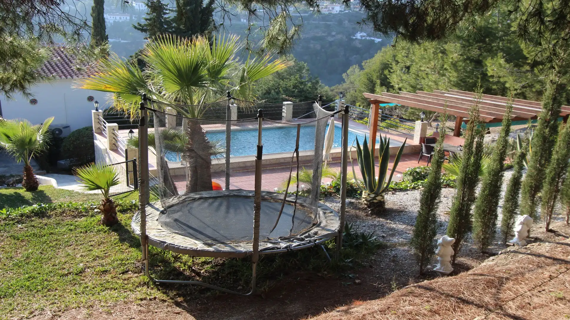 Swimming pool of Houses for sale in Frigiliana  with Air Conditioner, Private garden and Terrace
