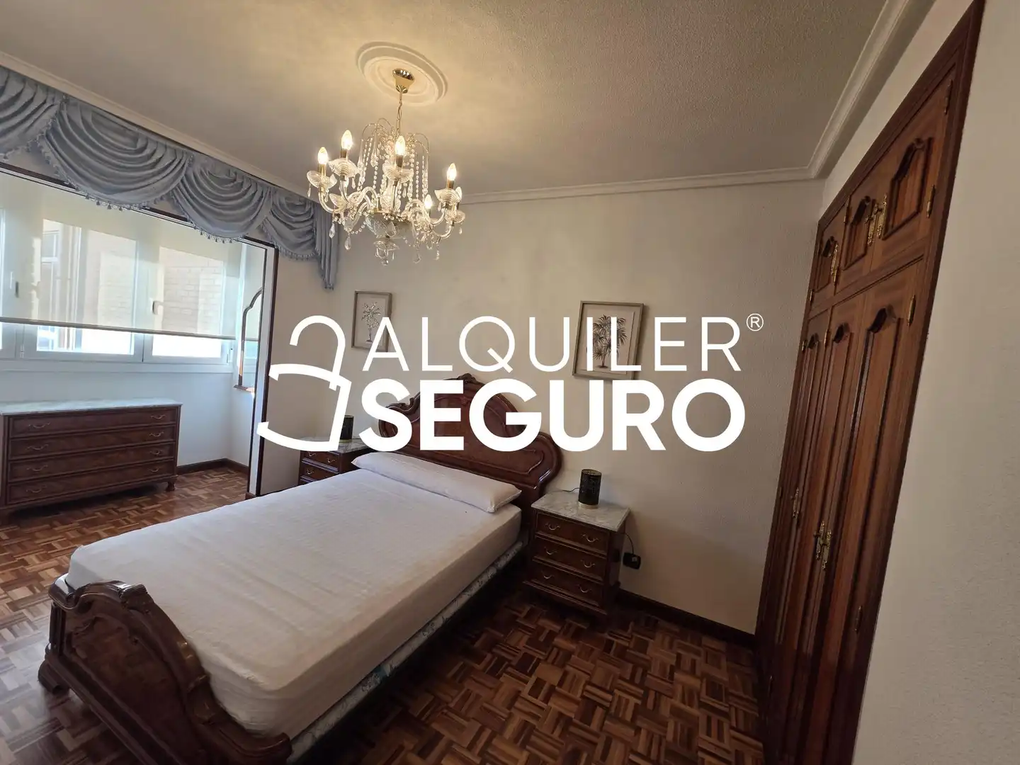 Bedroom of Flat for rent in Burgos  with Heating, Terrace and Furnished