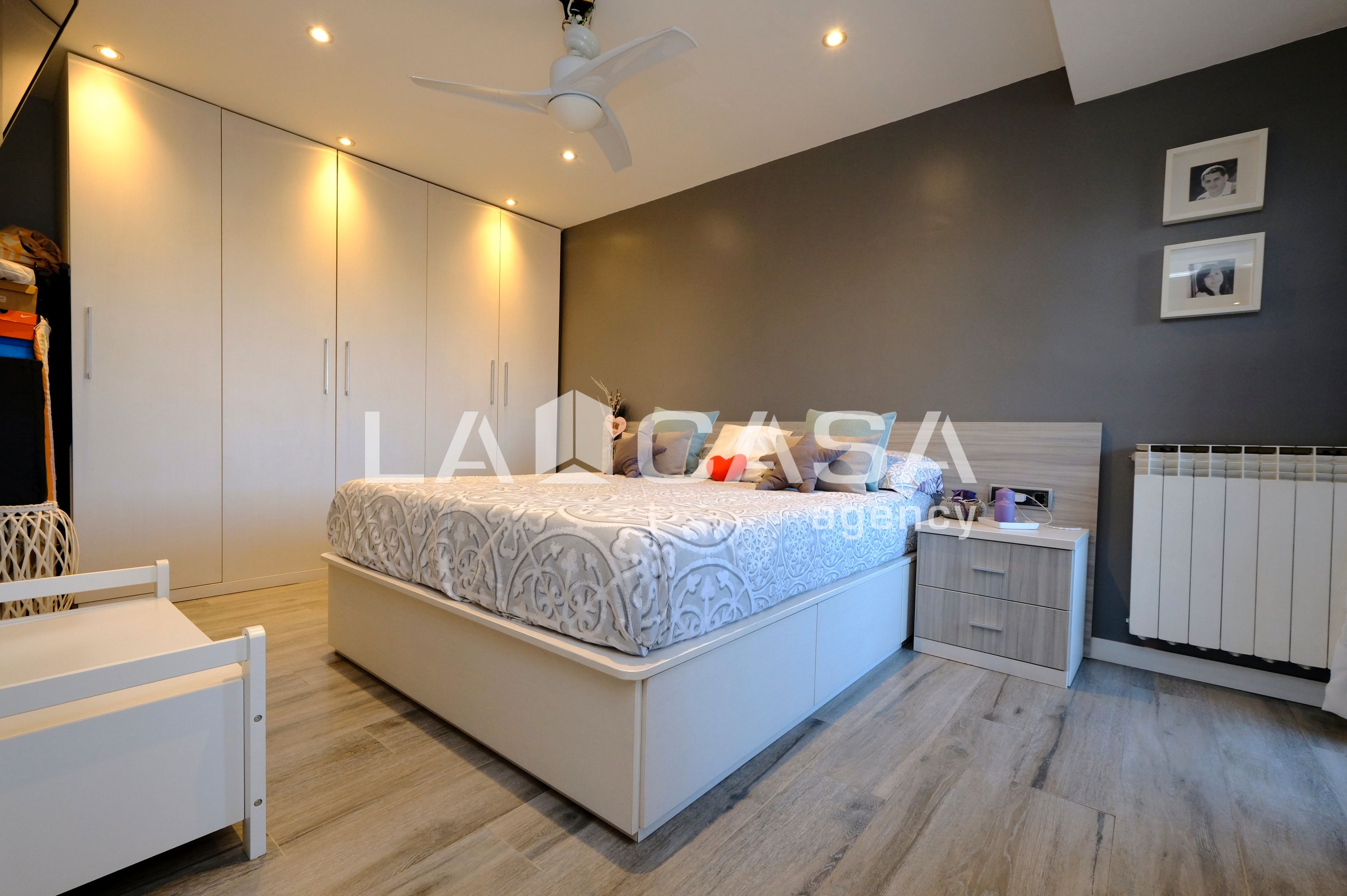 Bedroom of Flat for sale in  Barcelona Capital  with Heating, Swimming Pool and Balcony