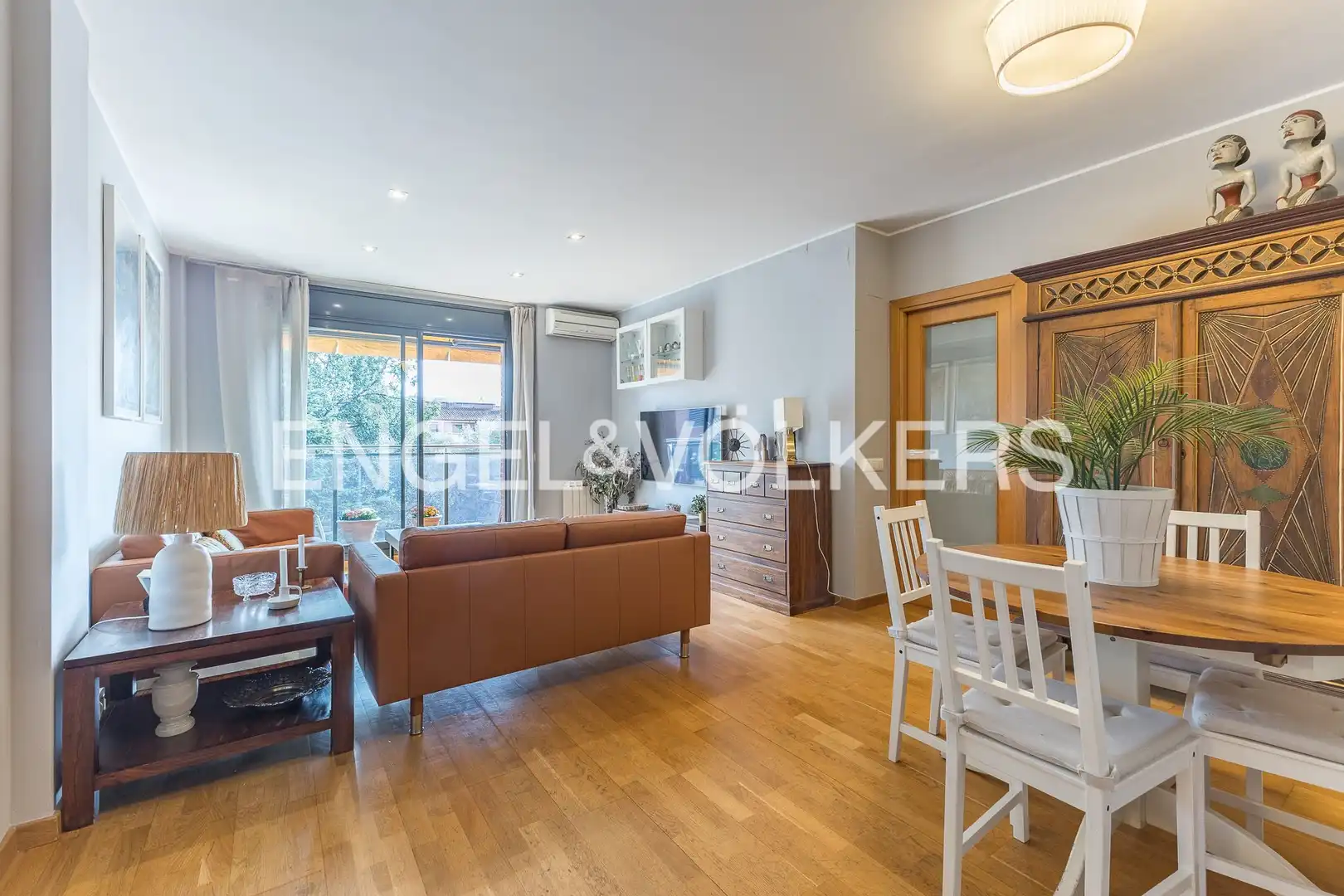 Wohnzimmer von Wohnung zum Verkauf in Sant Cugat del Vallès mit Klimaanlage, Heizung und Parkett