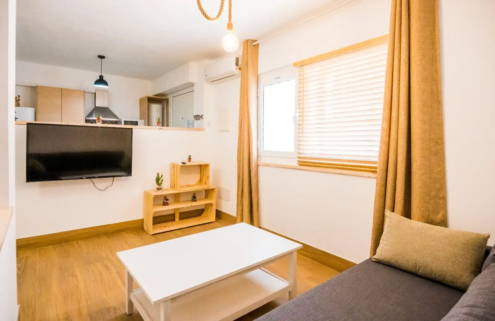 Sala de estar de Apartamento de alquiler en Roquetas de Mar con Aire acondicionado, Calefacción y Parquet