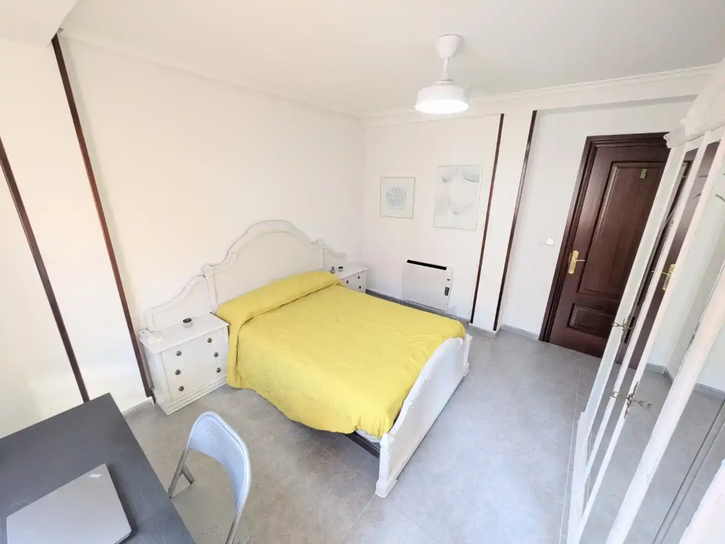 Schlafzimmer von Wohnung zur Miete in Bárboles mit Klimaanlage, Parkett und Möbliert