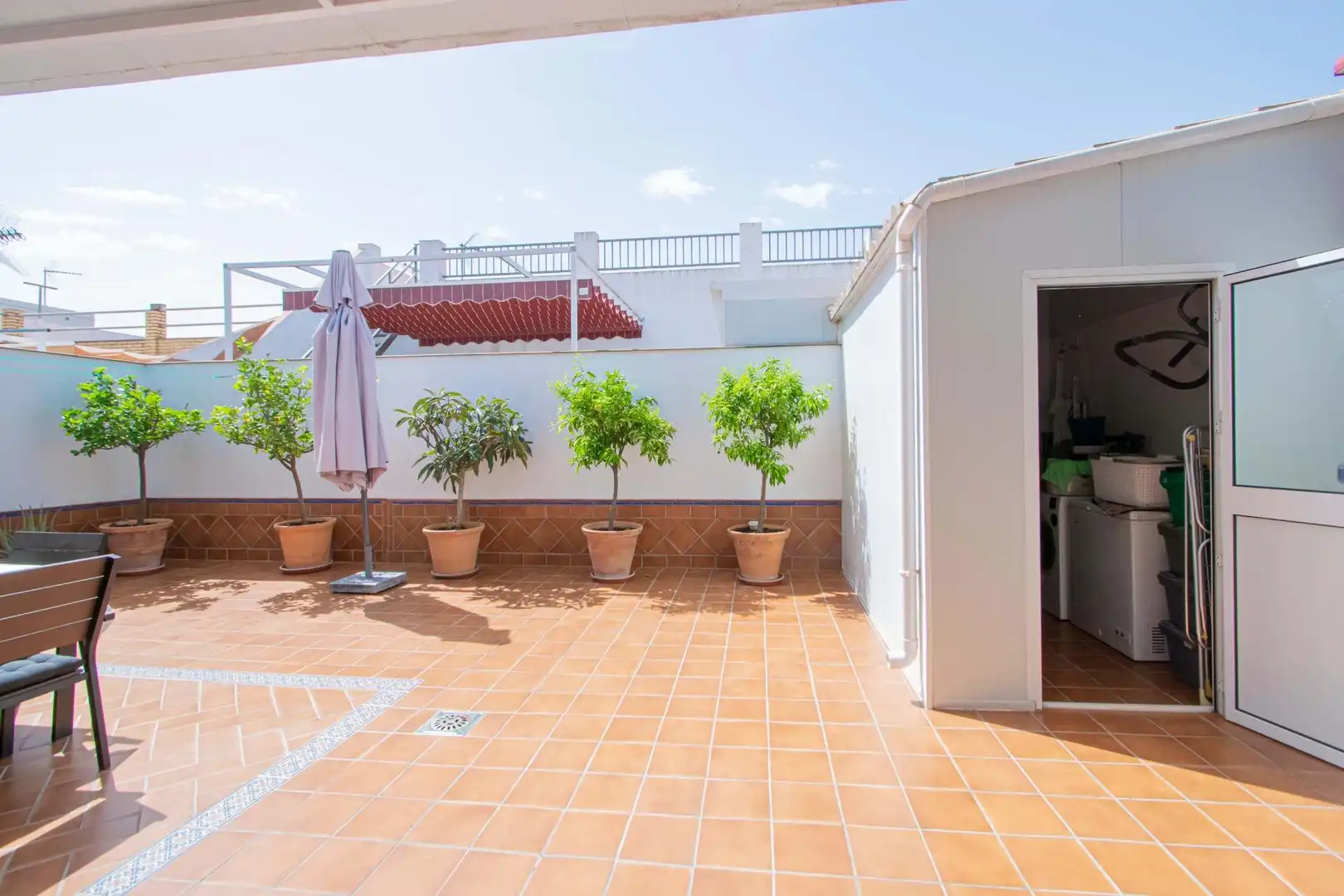 Terrassa de Casa o xalet en venda en La Rinconada amb Aire condicionat i Traster
