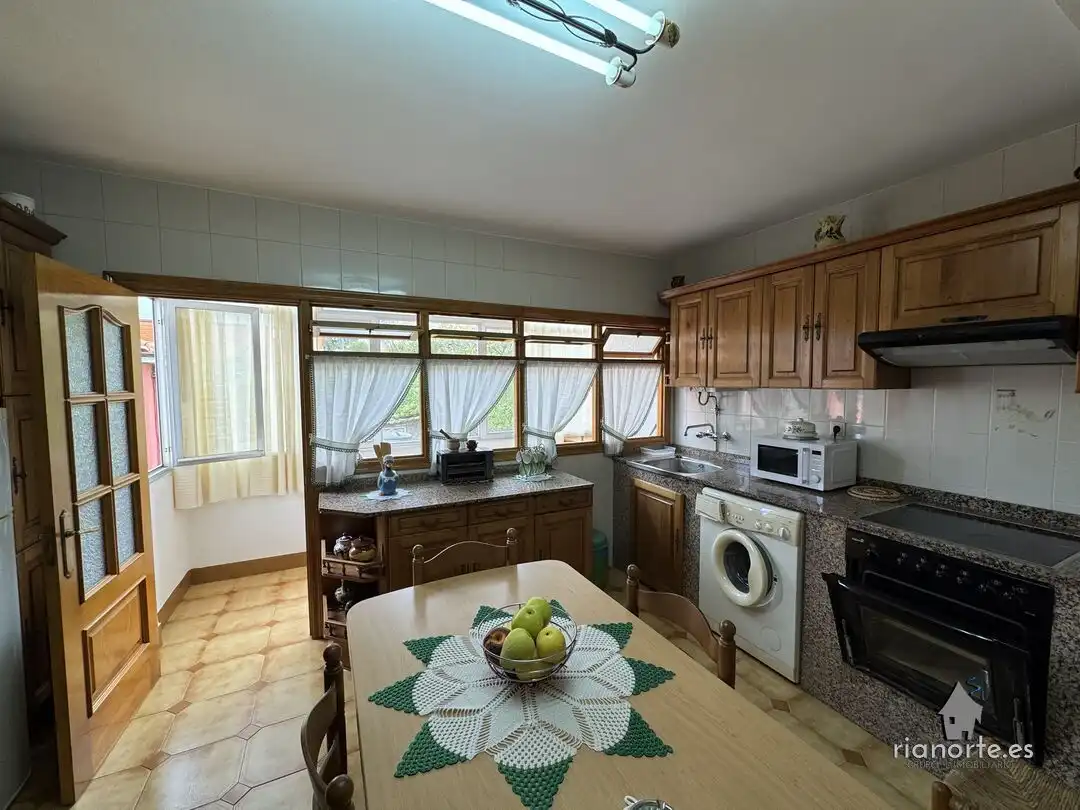 Cocina de Piso en venta en Ribadesella con Calefacción