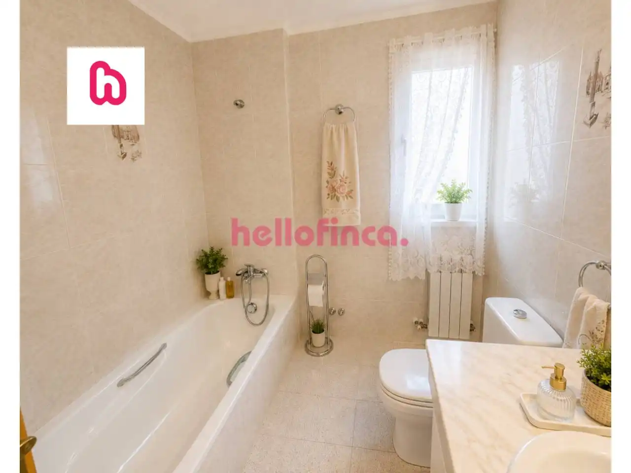Baño de Casa adosada en venta en Santa Perpètua de Mogoda con Aire acondicionado, Calefacción y Terraza