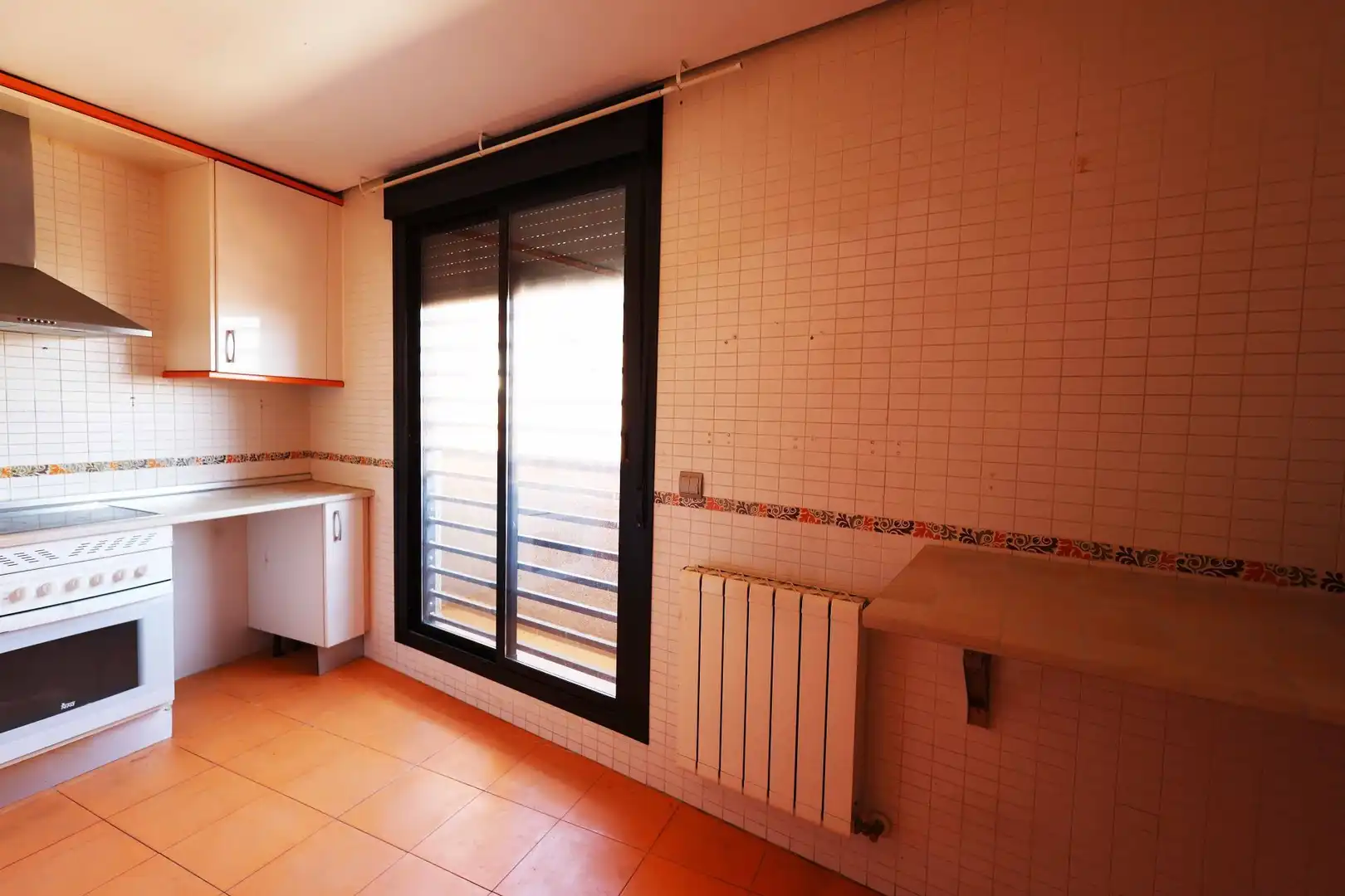 Kitchen of Duplexes for sale in Velilla de San Antonio  with Heating, Terrace and Storage room