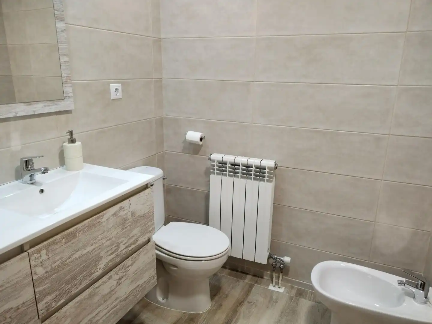Bathroom of Flat for rent in Arganda del Rey  with Air Conditioner, Heating and Private garden