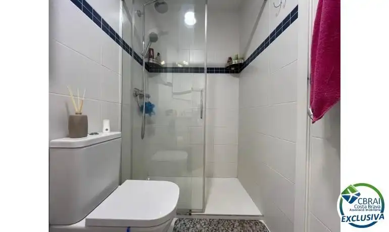 Baño de Apartamento en venta en Empuriabrava con Aire acondicionado, Terraza y Amueblado