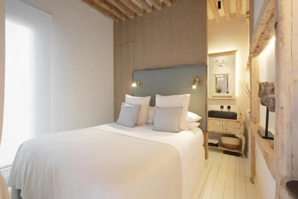 Dormitori de Apartament de lloguer en Madrid amb Aire condicionat, Moblat i Es permeten mascotes