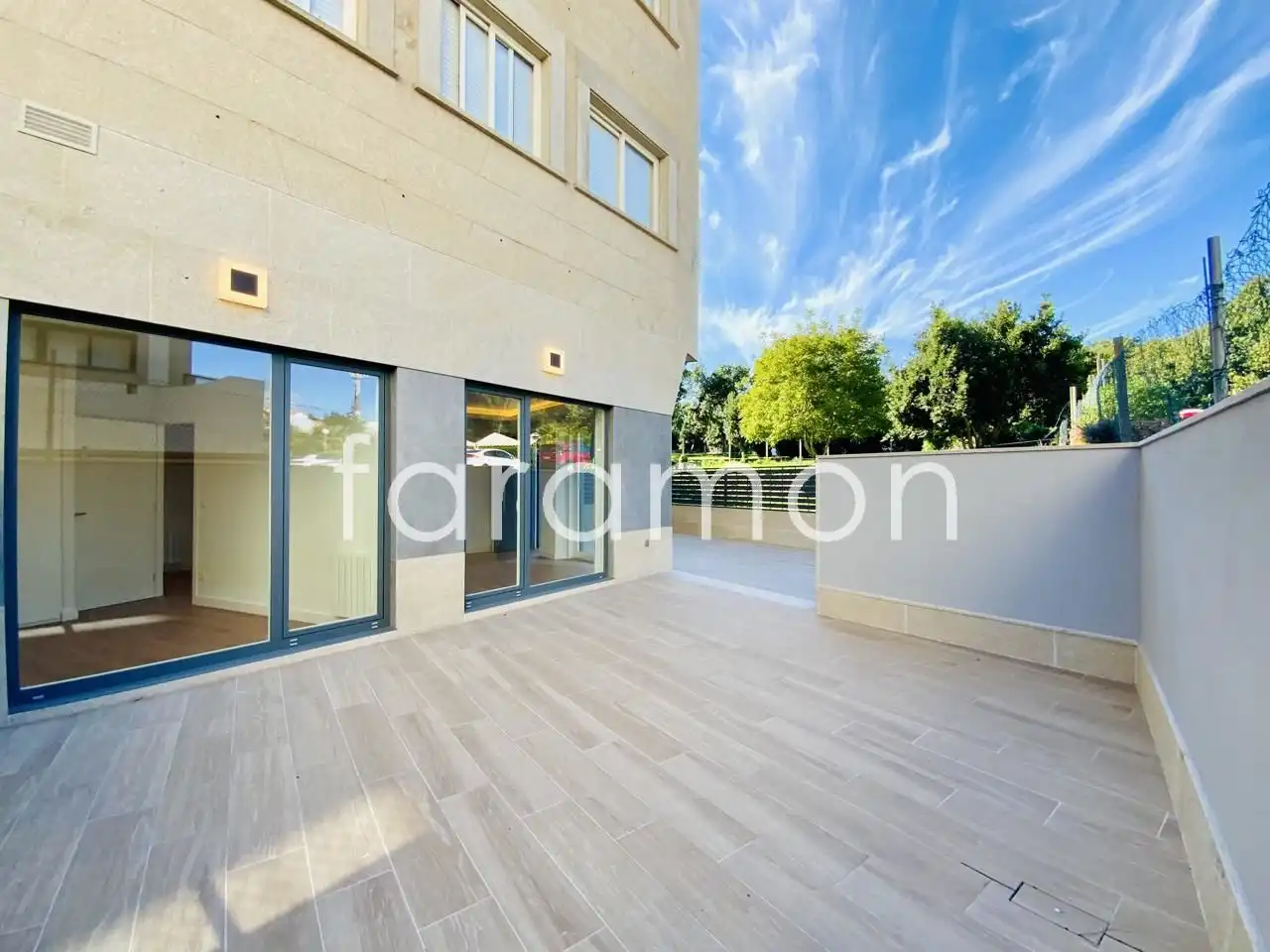 Vista exterior de Piso en venta en Sanxenxo con Terraza, Trastero y Internet