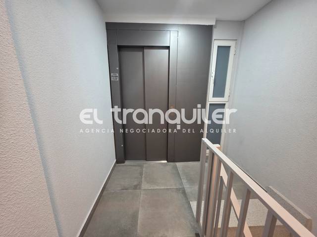 Piso en Alquiler en Calle Carabelos en San Fermín