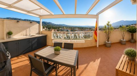 Impresionante ático dúplex con grandes terrazas, vistas abiertas y espacios para disfrutar en familia