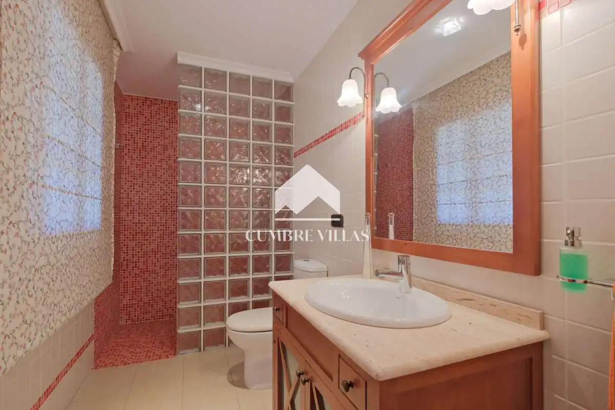Casa rústica amb jardí en venda a Ítrabo, imagen 19