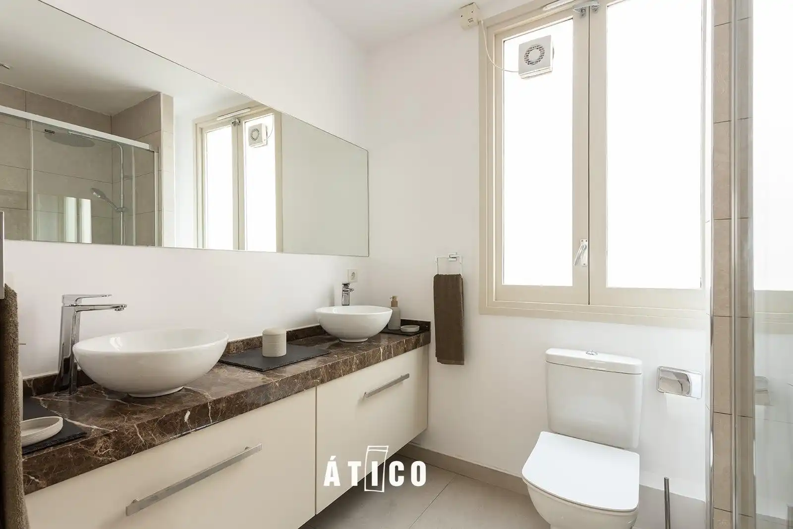 Bany de Àtic en venda en Barcelona amb Aire condicionat, Calefacció i Parquet