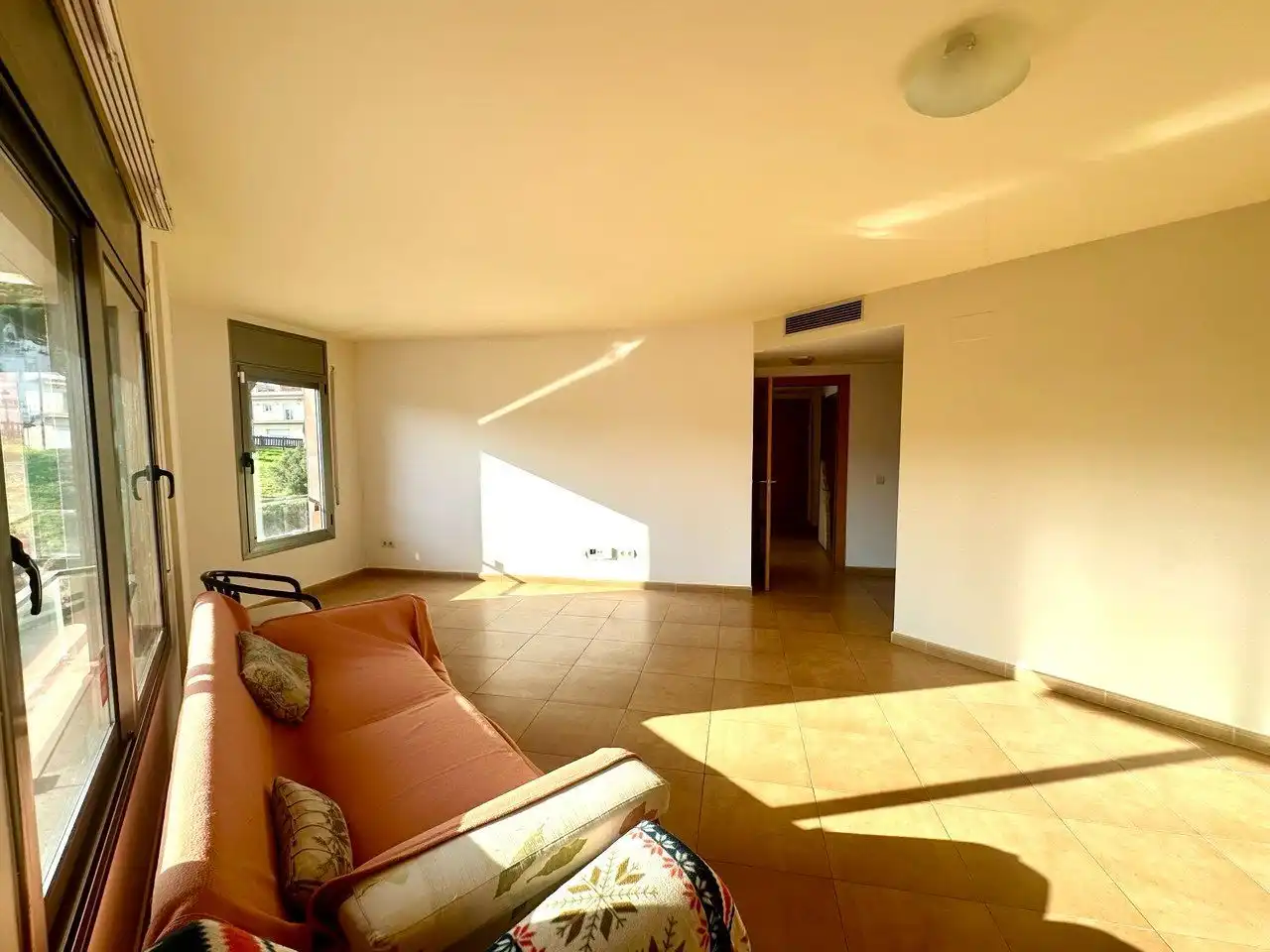 Living room of Flat for sale in Sant Feliu de Guíxols  with Air Conditioner, Heating and Terrace