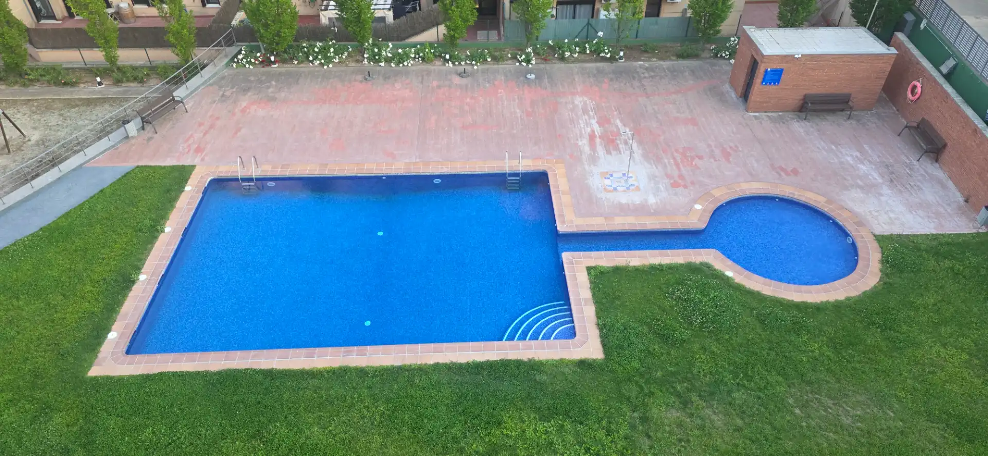 Piscina de Apartamento en venta en Manresa con Aire acondicionado, Calefacción y Jardín privado