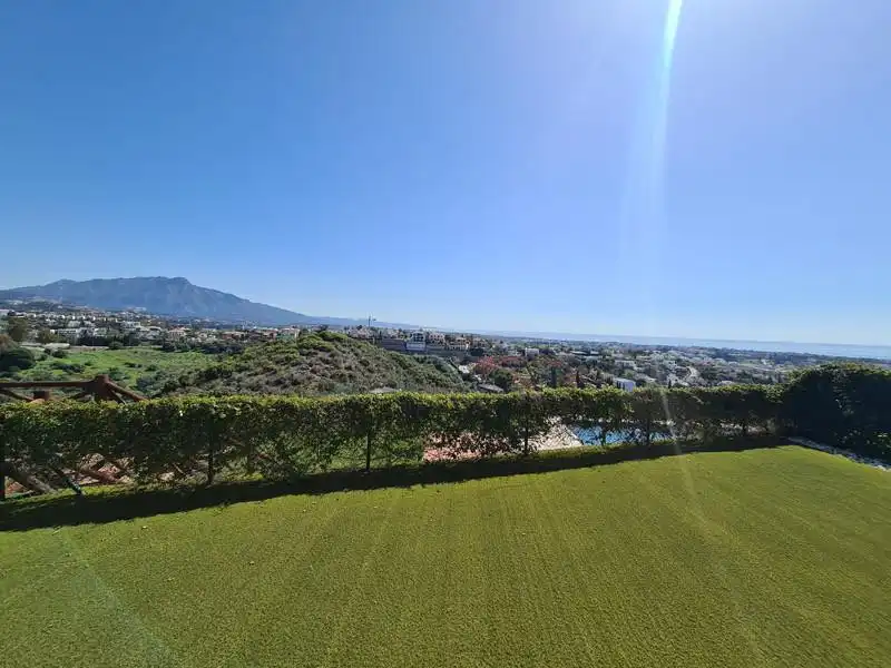 Jardín de Casa adosada de alquiler en Benahavís con Aire acondicionado, Calefacción y Jardín privado