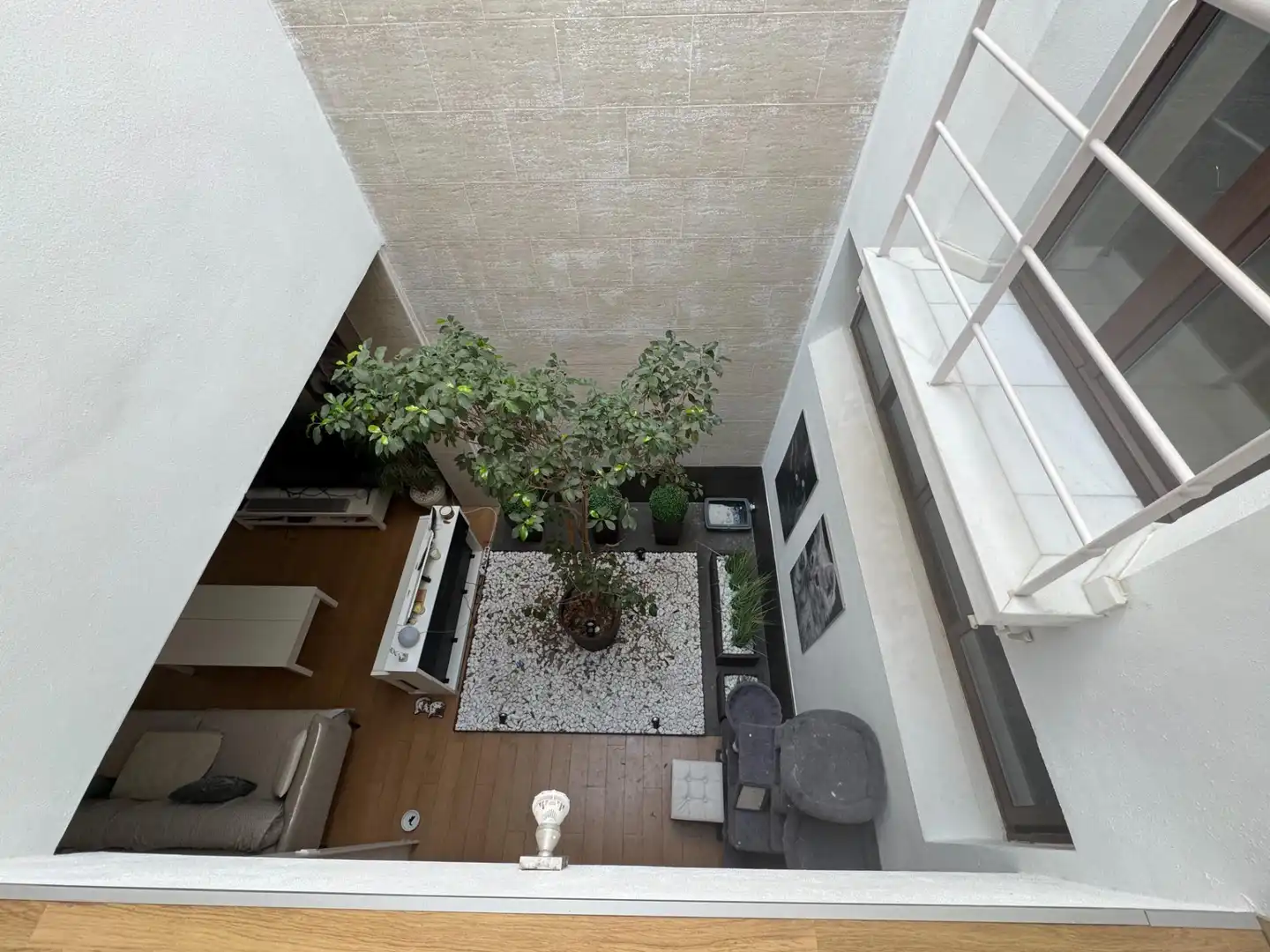 Sala d'estar de Casa o xalet en venda en Dos Hermanas amb Aire condicionat, Jardí privat i Terrassa
