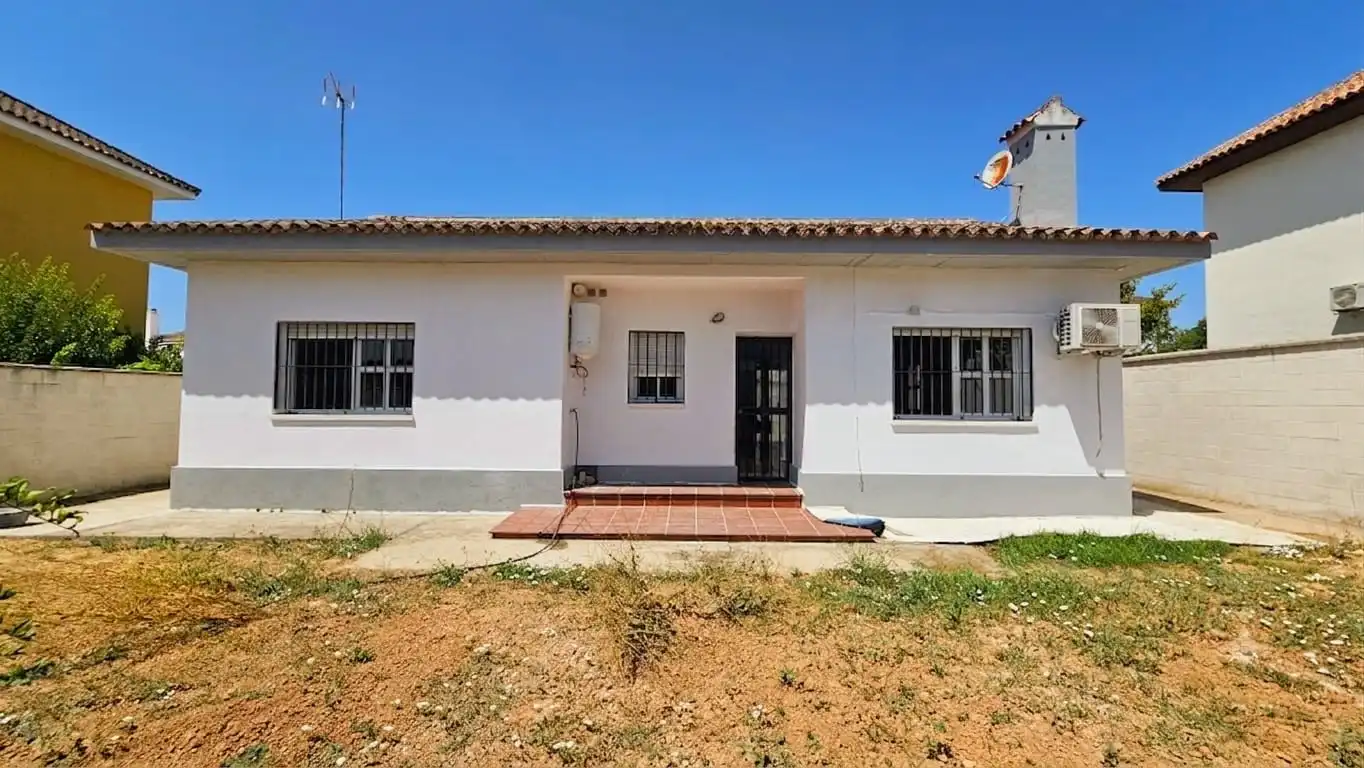Vista exterior de Casa o xalet en venda en Espartinas Pueblo