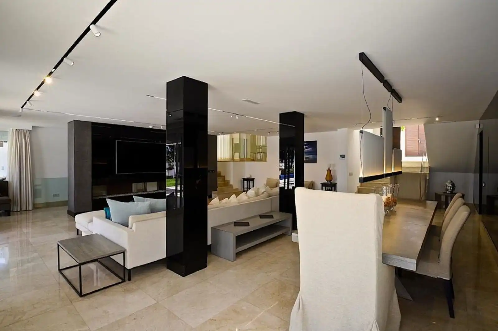 Living room of Houses for sale in Málaga  with Air Conditioner, Private garden and Terrace