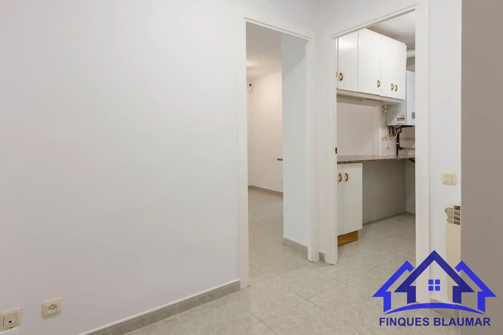 Cocina de Piso en venta en Arenys de Mar con Calefacción, Terraza y Piscina comunitaria