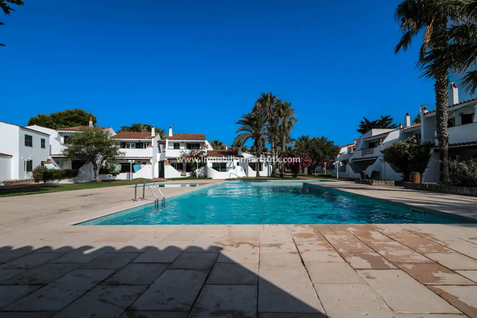 Piscina de Apartament en venda en Ciutadella de Menorca amb Aire condicionat, Terrassa i Piscina comunitària