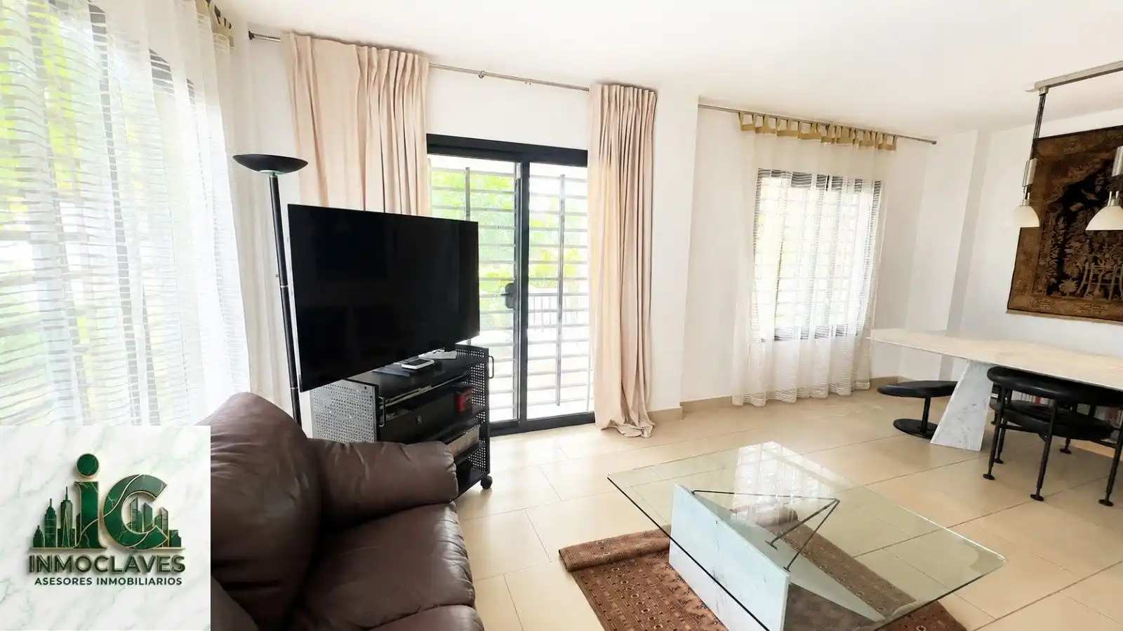 Living room of Detached homes for sale in Algeciras  with Air Conditioner, Heating and Private garden