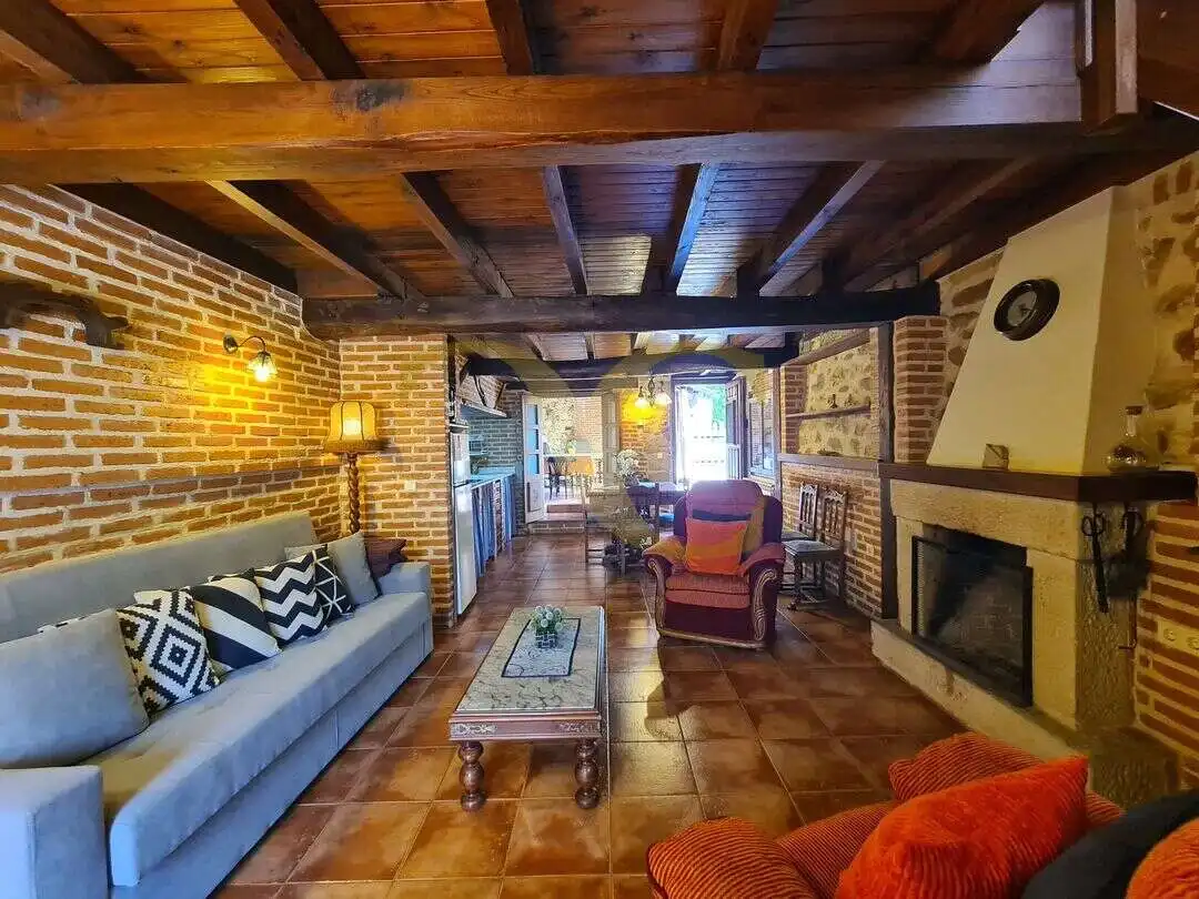 Sala d'estar de Casa o xalet en venda en Peñamellera Alta amb Calefacció, Jardí privat i Terrassa