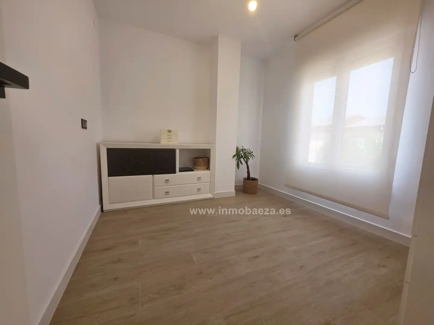 Dormitori de Casa o xalet en venda en Ibros amb Terrassa i Traster