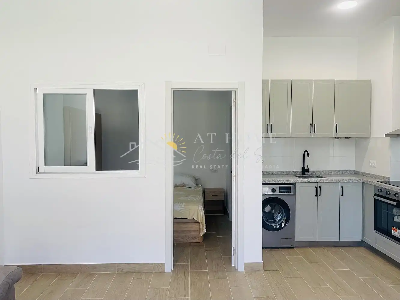 Dormitori de Apartament en venda en Torrox amb Terrassa i Forn
