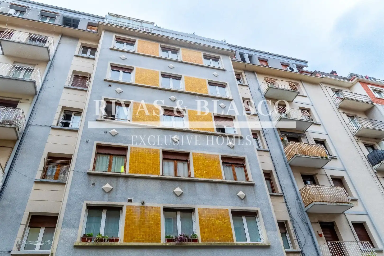 Exterior view of Apartments for sale in Donostia - San Sebastián   with Storage room