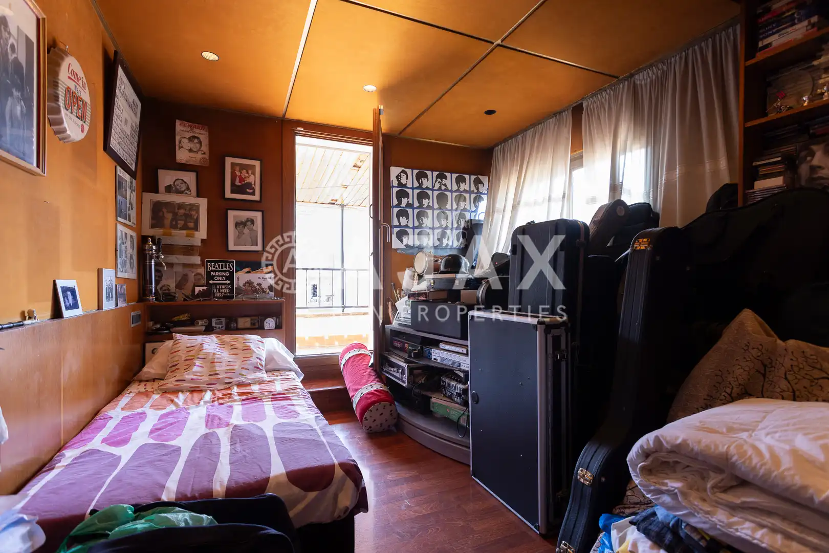 Habitación de Ático en venta en Barcelona con Aire acondicionado, Calefacción y Terraza