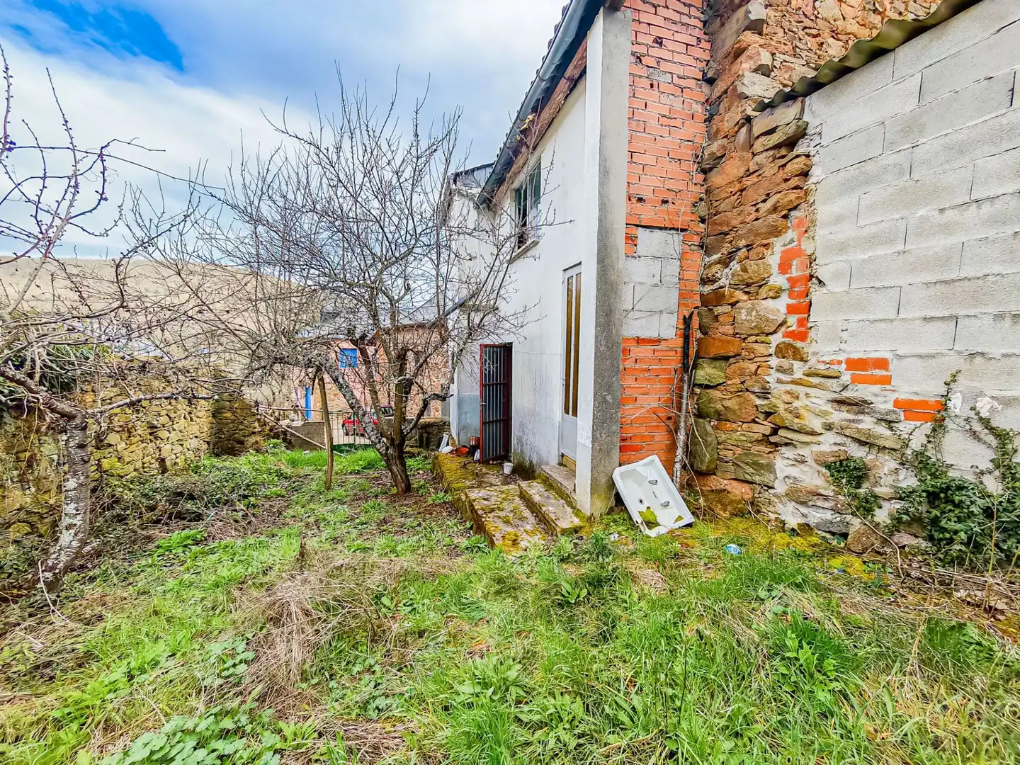 Casa o chalet en venta en Bembibre con Calefacción, Jardín privado y Amueblado