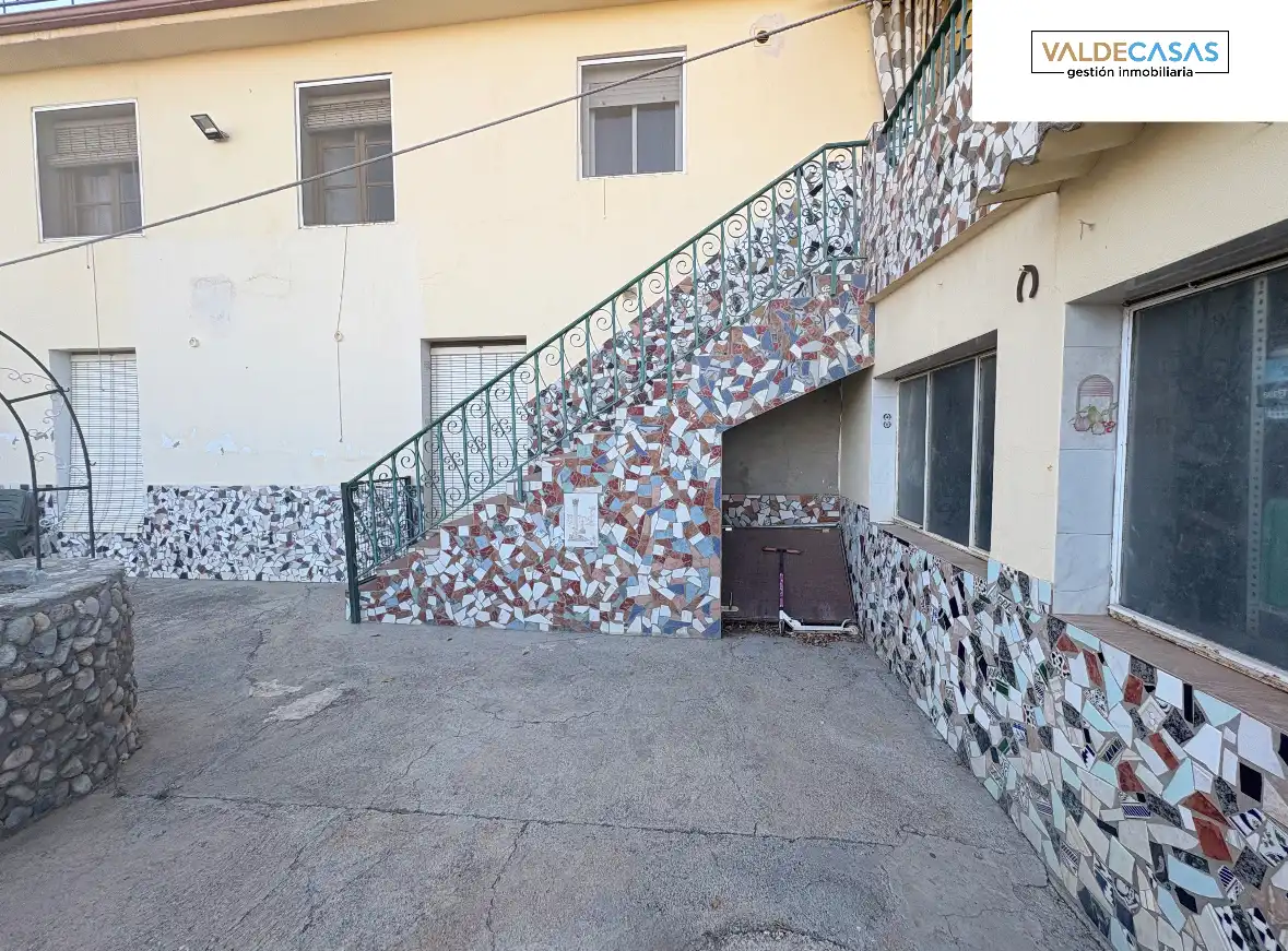 Vista exterior de Casa o xalet en venda en Alhendín amb Jardí privat, Terrassa i Piscina