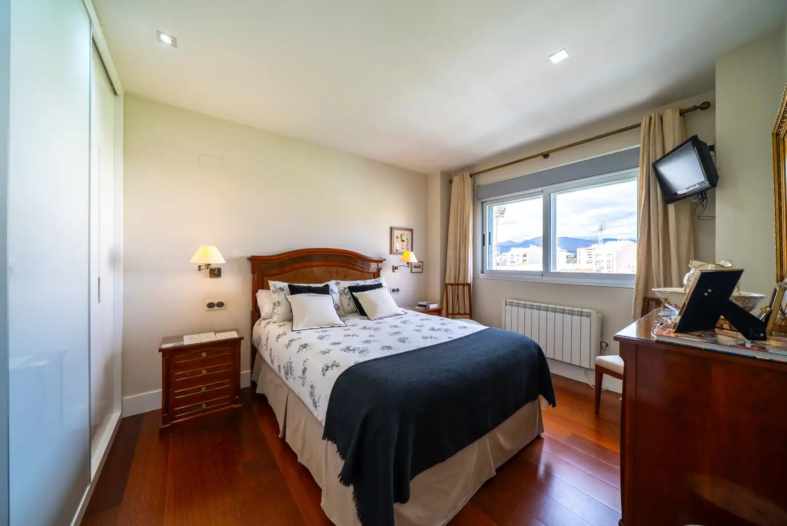 Habitación de Apartamento en venta en Villajoyosa / La Vila Joiosa con Aire acondicionado, Trastero y Amueblado