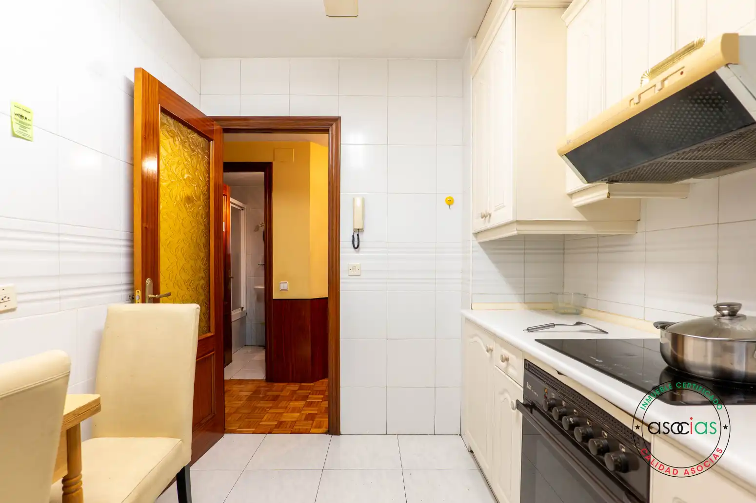 Cocina de Piso en venta en Gijón  con Calefacción, Parquet y Trastero