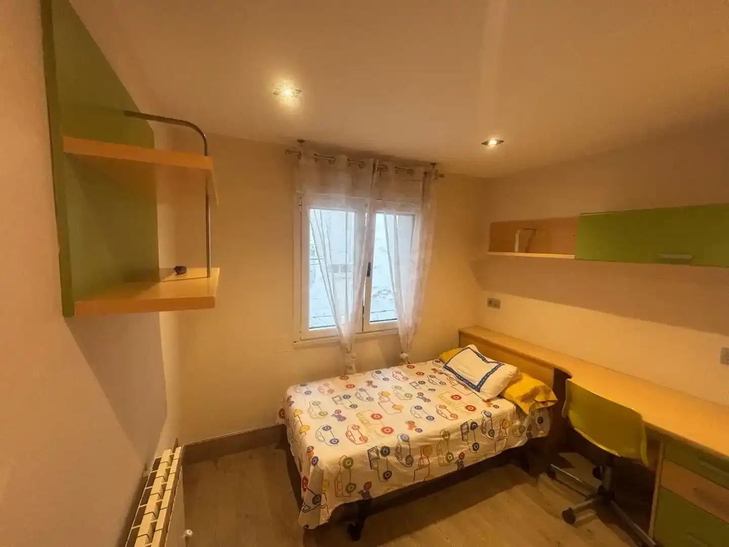 Bedroom of Flat for rent in Gijón 