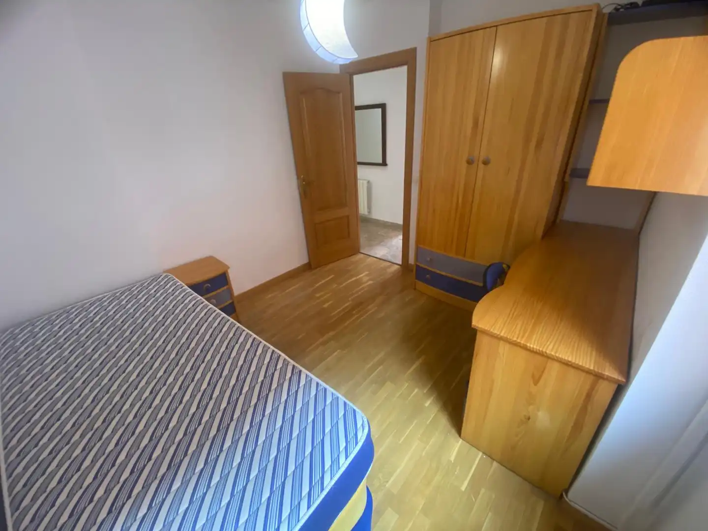 Habitación de Ático en venta en Los Rosales