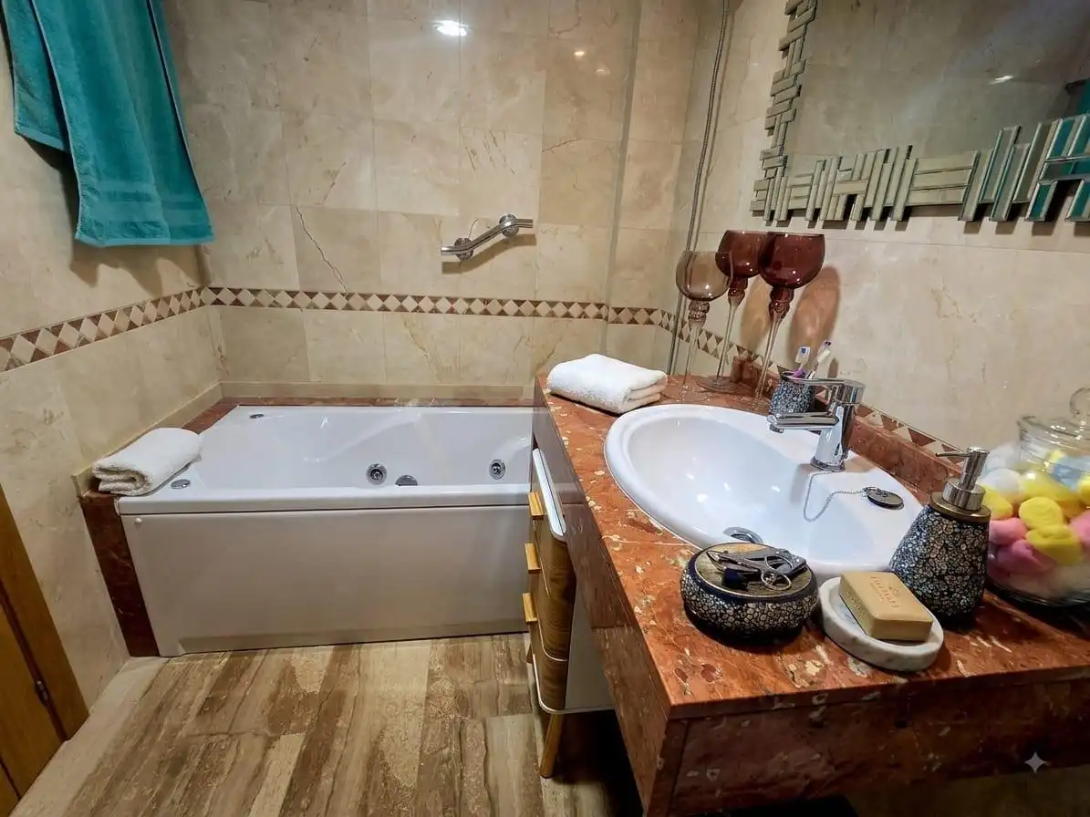 Bathroom of Flat for sale in  Palma de Mallorca  with Air Conditioner, Heating and Terrace