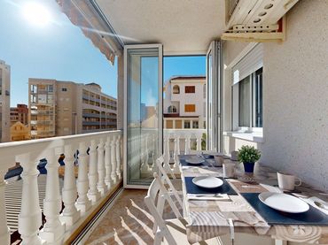 Apartment with pool to rent in Calle Islas Baleares 42